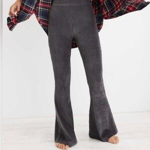 Aerie Groove-On Velour High Waisted Flare Pant XS